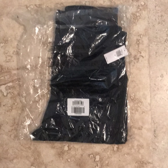 💕HP x6💕 NWT! Old Navy Maternity full panel jersey leggings - colored navy - Picture 2 of 2